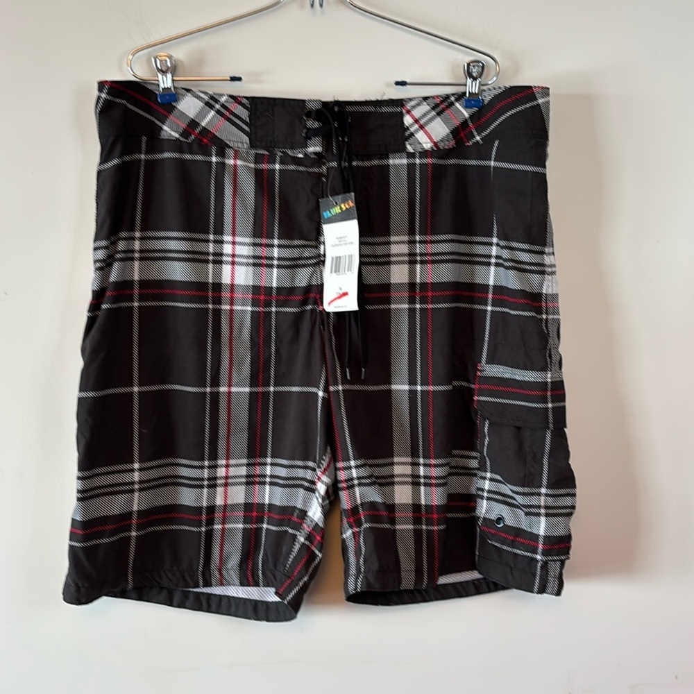 Blue Sol black/LT gray/Red swim trunks size 38 BNWT